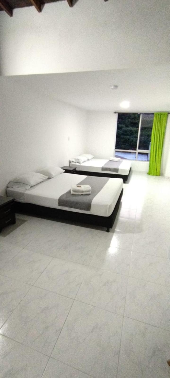 Hotel Paradise Lleras Medellin Exterior photo
