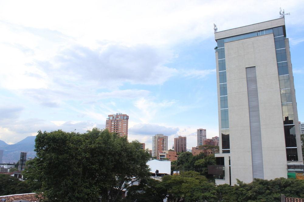 Hotel Paradise Lleras Medellin Exterior photo