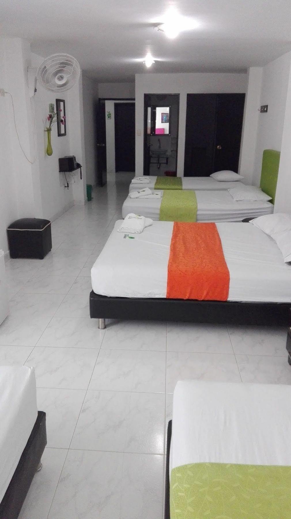 Hotel Paradise Lleras Medellin Exterior photo